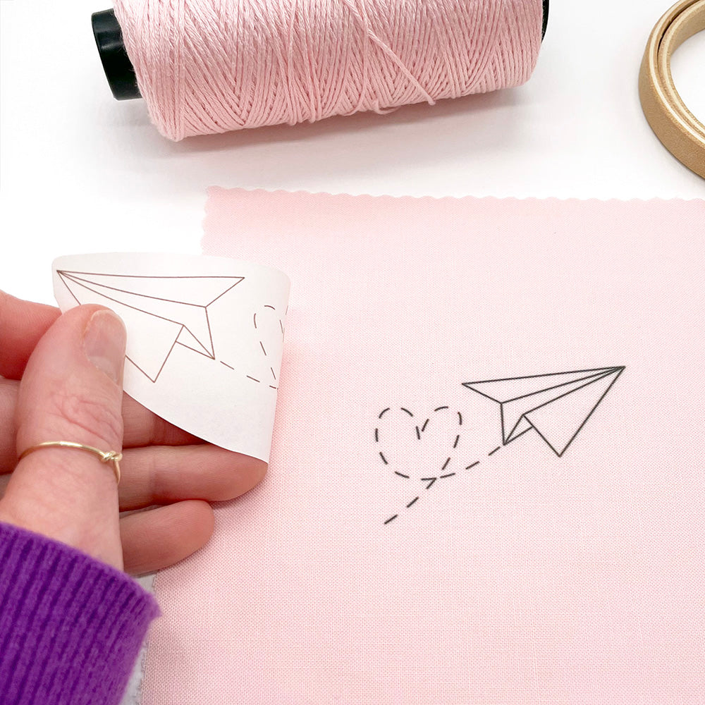 How to transfer embroidery designs to fabric: 5 easy ways for beginner embroiderers